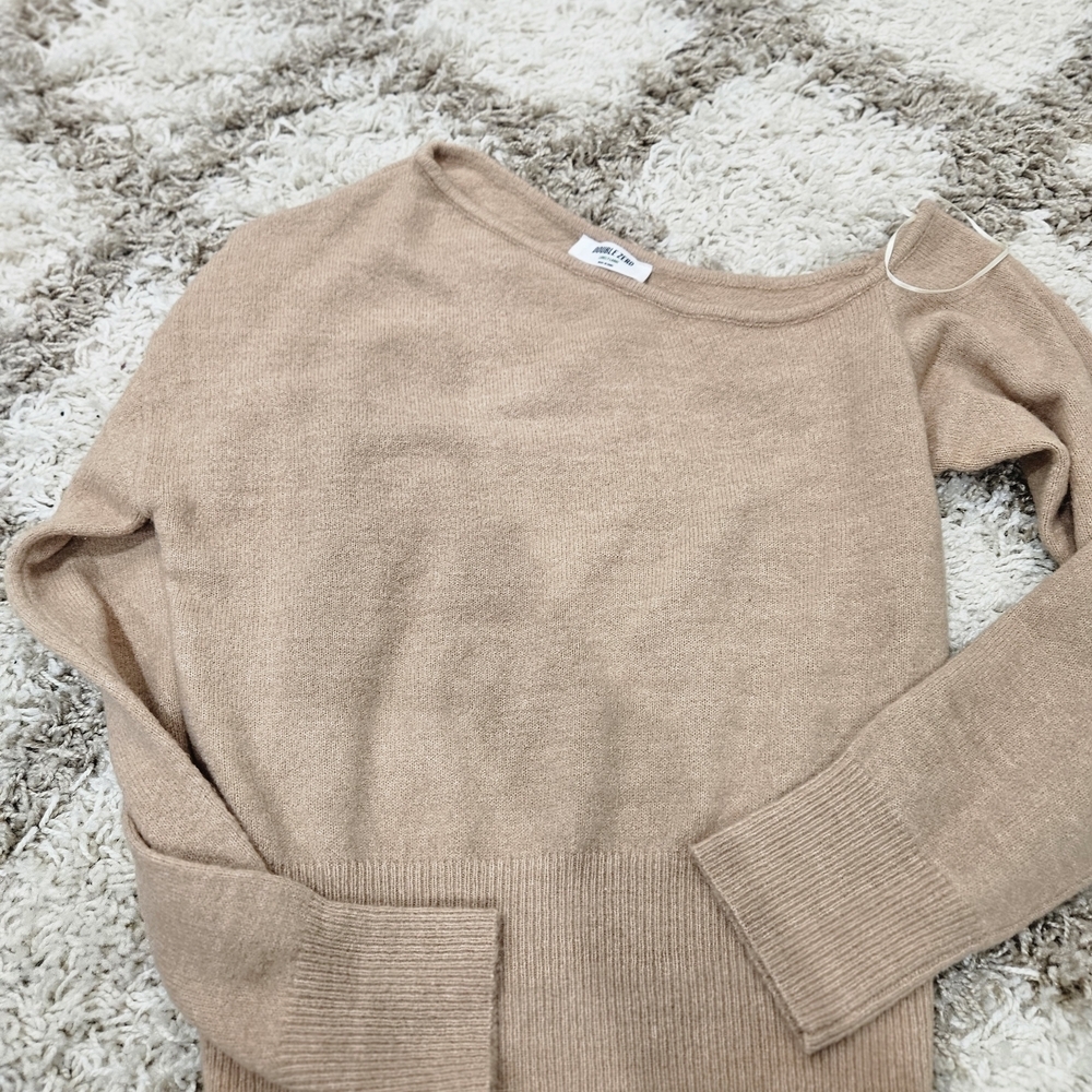Double Zero Off-The-Shoulder Lightweight Camel Sweater